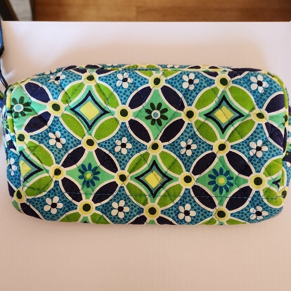 Vera Bradley Handbags - Vera Bradley Green and Blue Patterned Women's Bag